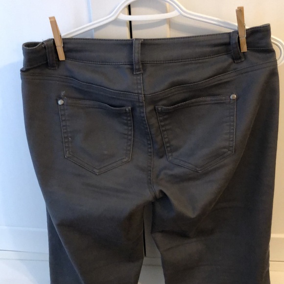 Material Girl grey skinny leg pants - Picture 4 of 4